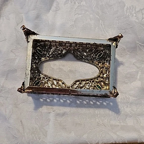 VINTAGE FILIGREE ORMOLU VANITY TISSUE BOX JEWELED MID CENTURY - Picture 3 of 5